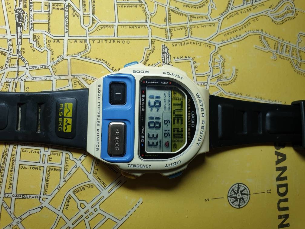 RARE Vintage Casio BP100 Blue Blood Pressure Monitor Digital Watch 1990s