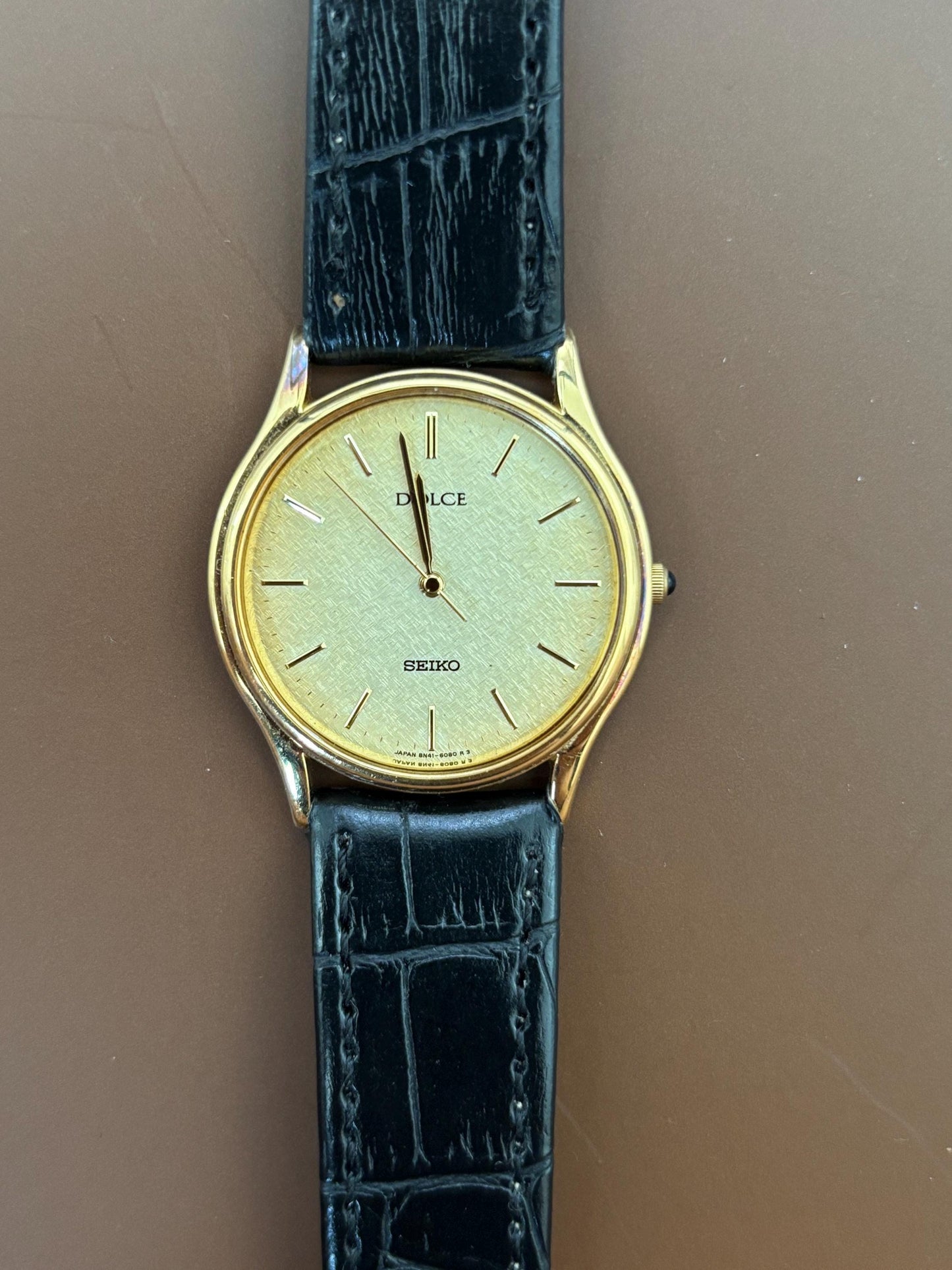 Minimalist Gold Seiko Dolce: Vintage watch